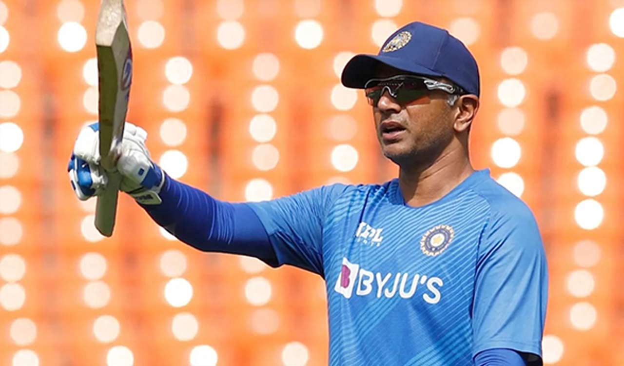Head-coach-Rahul-Dravid-tests-Covid-negative-joins-team-India