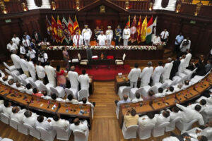 1649010544-sri-lanka-cabinet-resigns