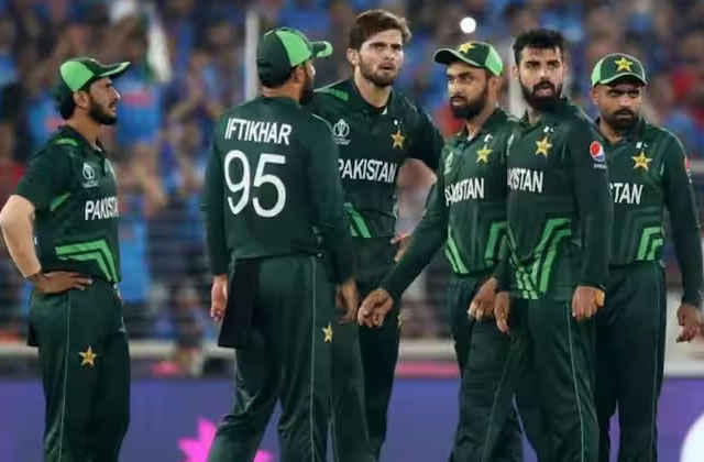 पाकिस्तान के गेंदबाजी कोच मोर्कल ने कहा, हमारे गेंदबाज दबाव बनाने में नाकाम रहे
