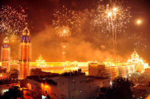 640px-Diwali_fireworks_and_lighting_celebrations_India_2012