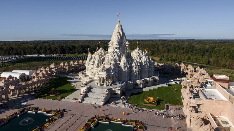 अमेरिका में अक्षरधाम मंदिर सेवा, भक्ति के मूल्यों का प्रतीक : अमेरिकी सासंद