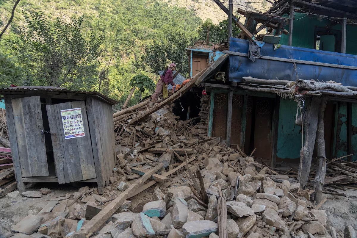 नेपाल के भूकंप पीड़ितों को सहायता की आस