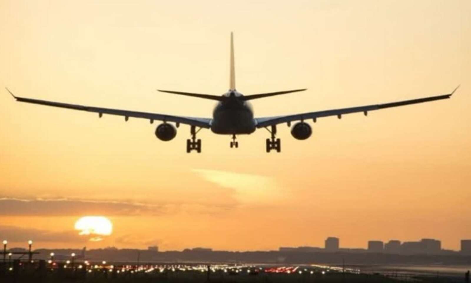 फ्रांसीसी हवाई अड्डे से 276 यात्रियों को लेकर रोमानियाई विमान भारत के लिए रवाना हुआ