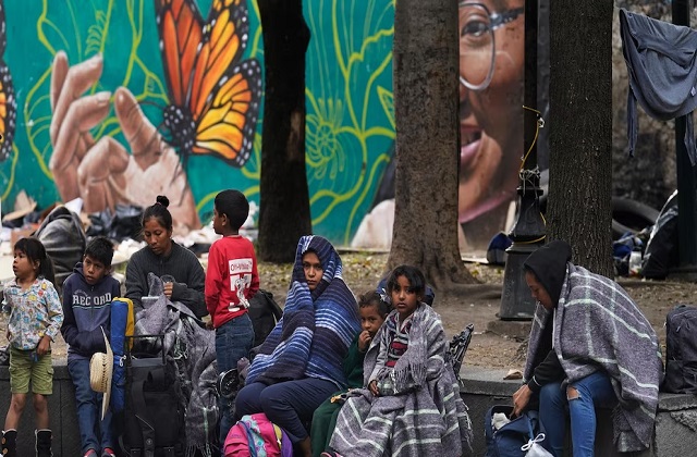 मेक्सिको और वेनेजुएला ने शरणार्थियों की वापसी का अभियान शुरू किया
