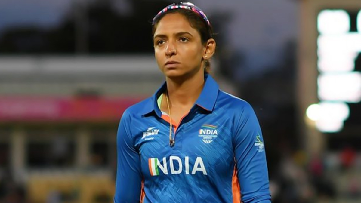 भारतीय टीम पर महिला क्रिकेट को आगे ले जाने की जिम्मेदारी है : हरमनप्रीत कौर