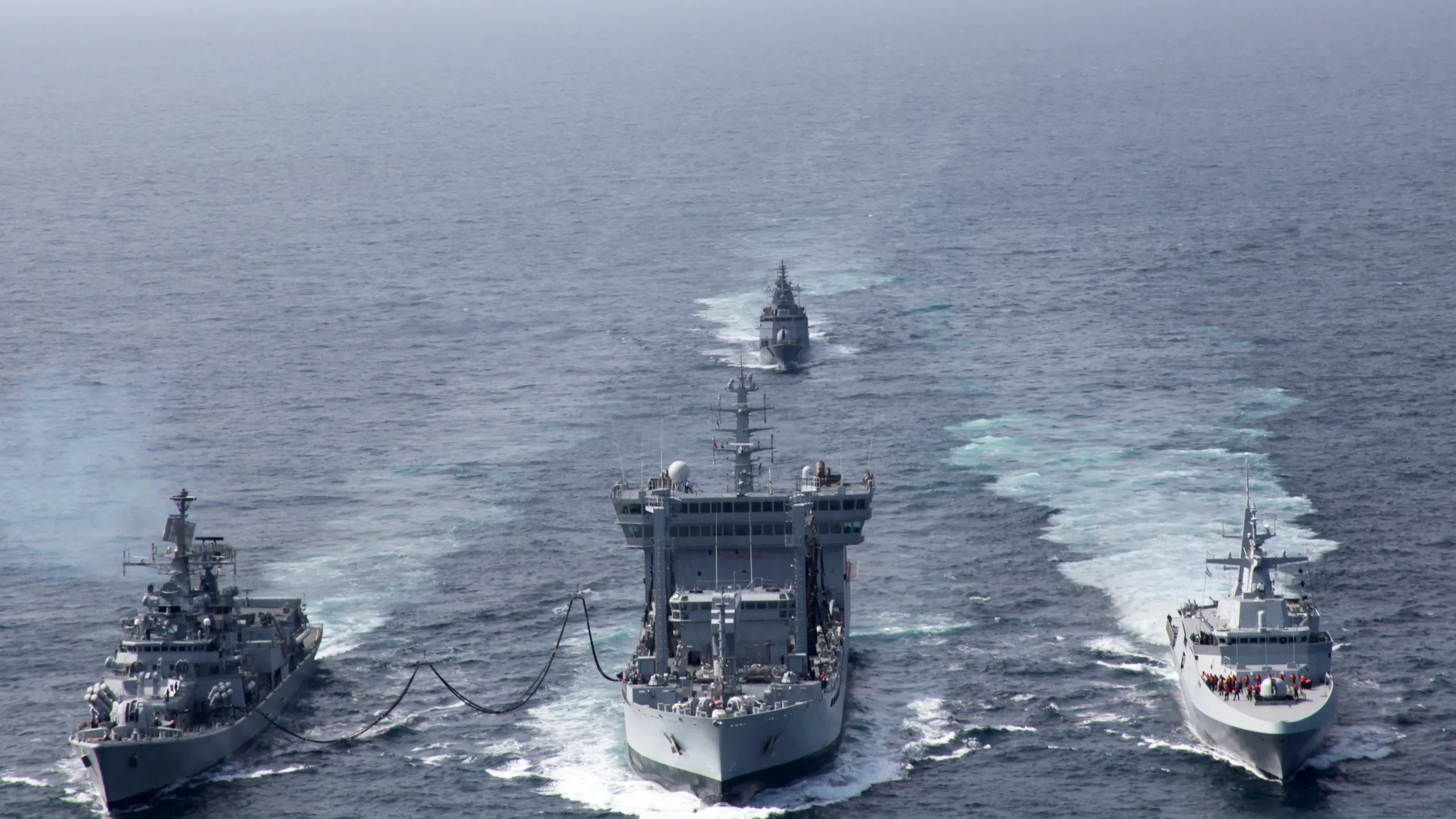 ड्रोन हमला : भारतीय नौसेना ने अरब सागर में सुरक्षा अभियान शुरू किया