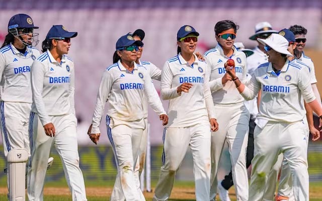 भारतीय महिला टीम ने इंग्लैंड को 347 रन से हराया
