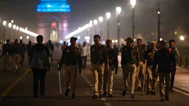 दिल्ली में नये साल की पूर्व संध्या पर दस हजार से अधिक पुलिसकर्मी होंगे तैनात