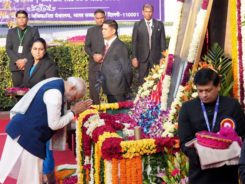 प्रधानमंत्री मोदी ने आंबेडकर के महापरिनिर्वाण दिवस पर उन्हें दी श्रद्धांजलि