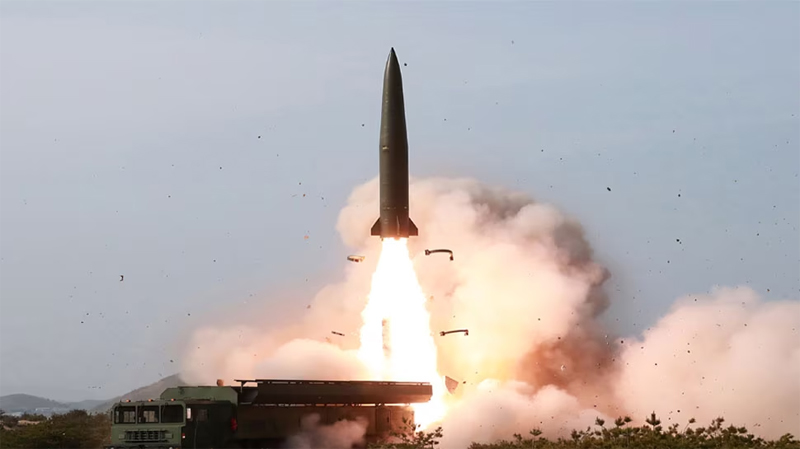 उत्तर कोरिया ने लंबी दूरी की मिसाइल का परीक्षण किया