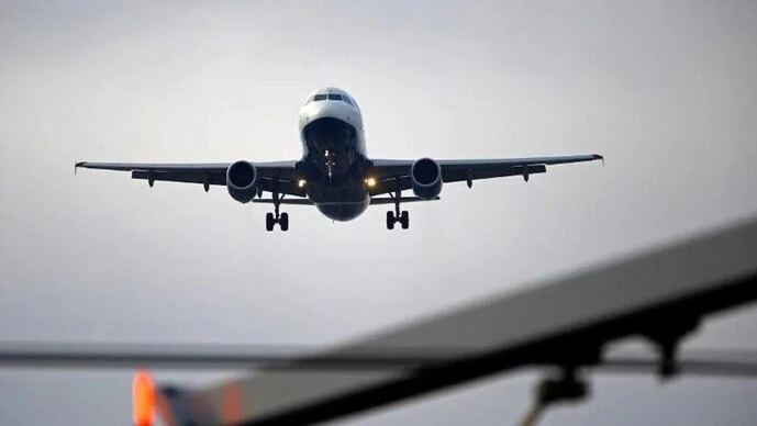 फ्रांस में रोका गया विमान सोमवार को भारत रवाना हो सकता है: एअरलाइन के वकील ने कहा