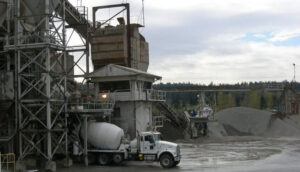 1280px-Cement_plant_03-e1444212904332