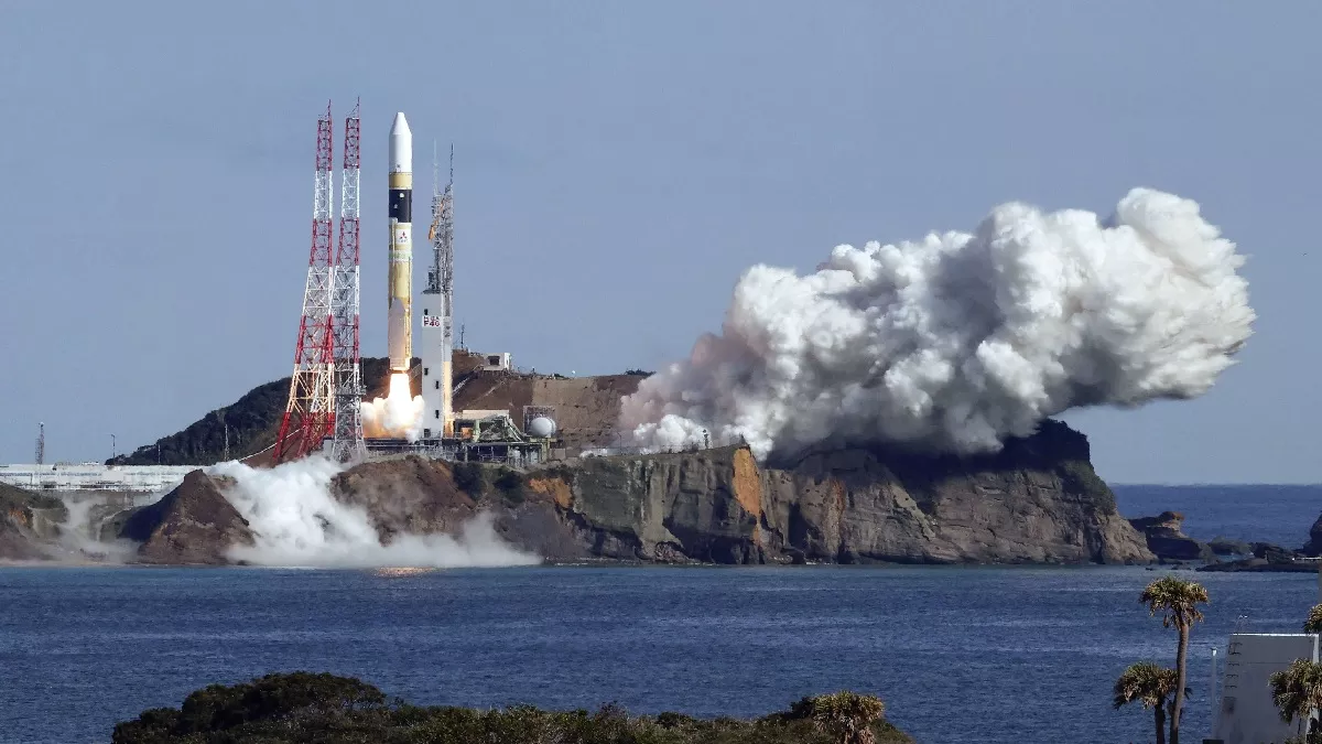 उत्तर कोरियाई मिसाइलों पर नजर रखने के लिए जापान ने उपग्रह प्रक्षेपित किया