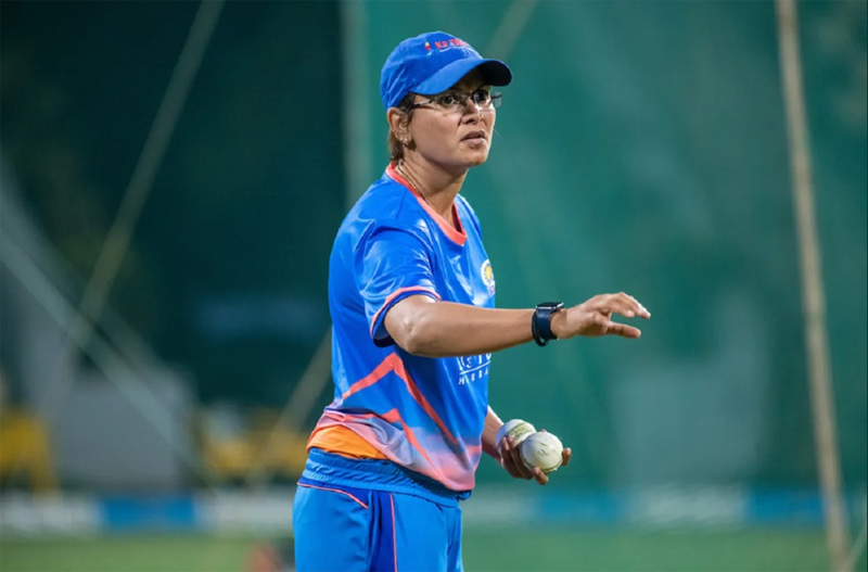 मुंबई इंडियंस की घरेलू खिलाड़ियों पर कोई दबाव नहीं : बल्लेबाजी कोच देविका पल्शिकर
