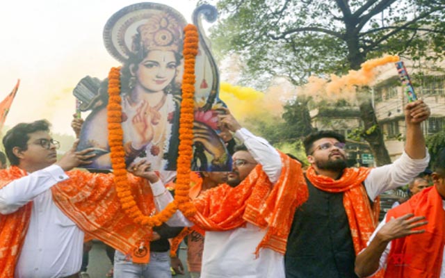 अयोध्या में राम मंदिर में प्राण प्रतिष्ठा समारोह के उपलक्ष्य में कोलकाता में शोभायात्रा