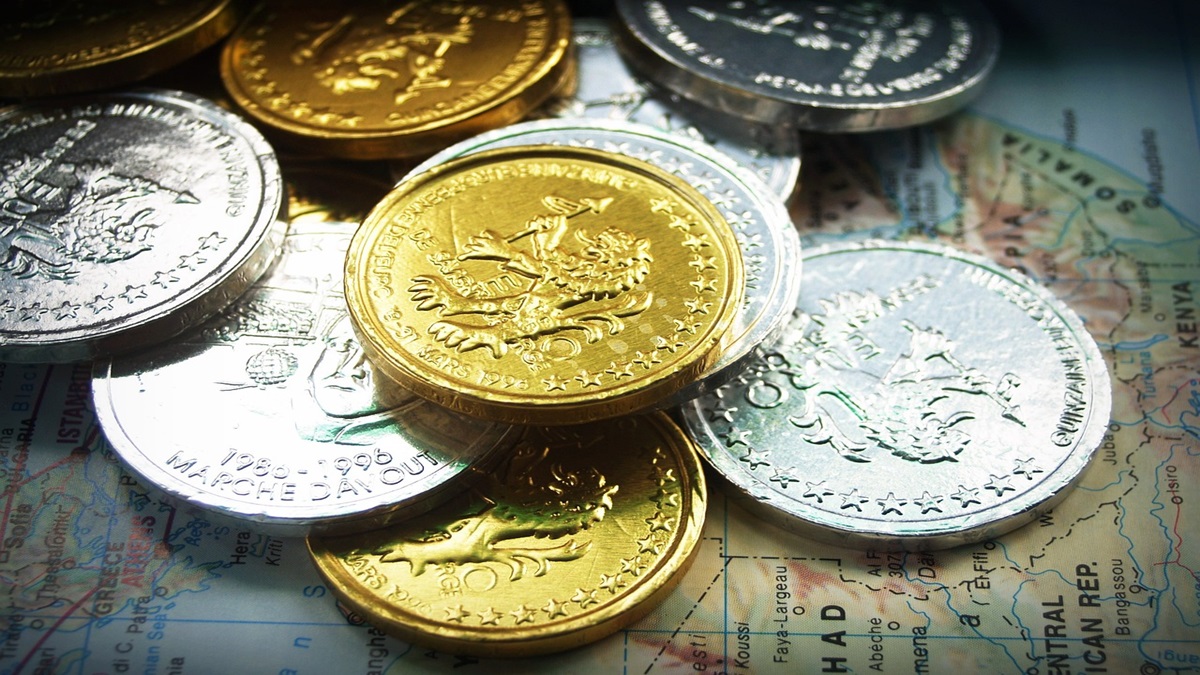 सोने, चांदी, कीमती धातुओं के सिक्कों पर आयात शुल्क अब 15 प्रतिशत
