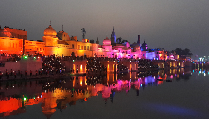 अयोध्या में ‘जय श्री राम’ के नारे के साथ नये साल का जश्न शुरू