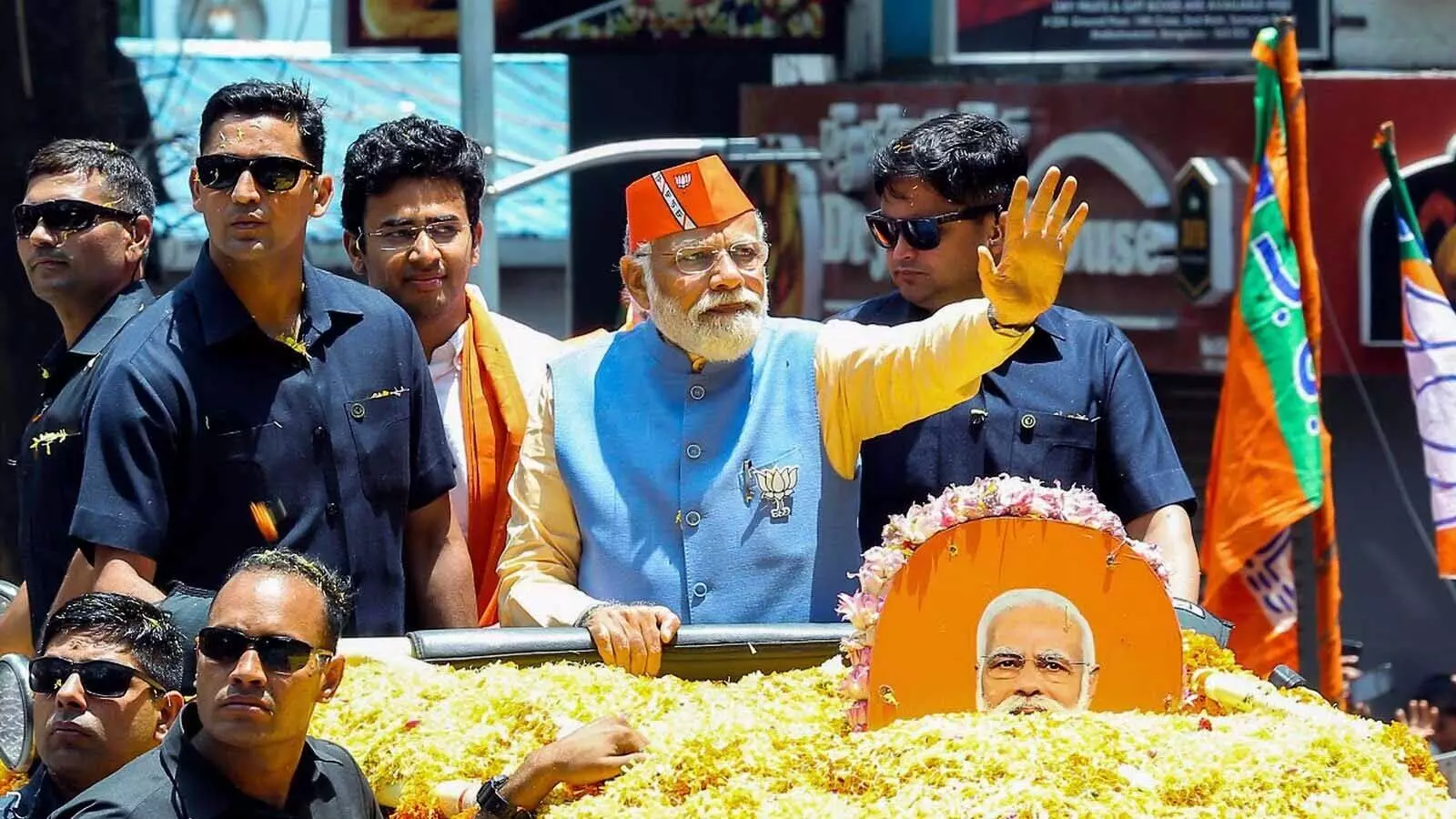 modi-road-show2