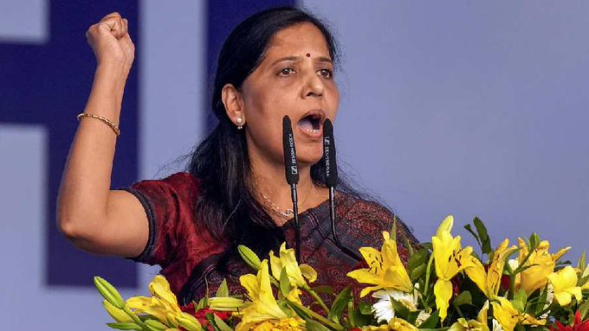 दिल्ली के मुख्यमंत्री की गिरफ्तारी का जवाब लोग अपने वोट से देंगे: सुनीता केजरीवाल