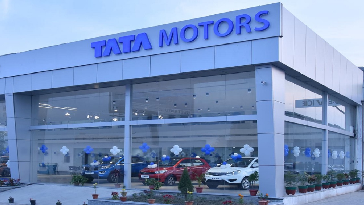 टाटा मोटर्स समूह चालू वित्त वर्ष में उत्पाद, प्रौद्योगिकी पर 43,000 करोड़ रुपये का निवेश करेगा