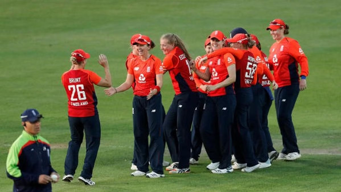 इंग्लैंड की महिला टीम अंतिम एकादश के चयन के लिए इस्तेमाल कर रही है कृत्रिम मेधा : कोच