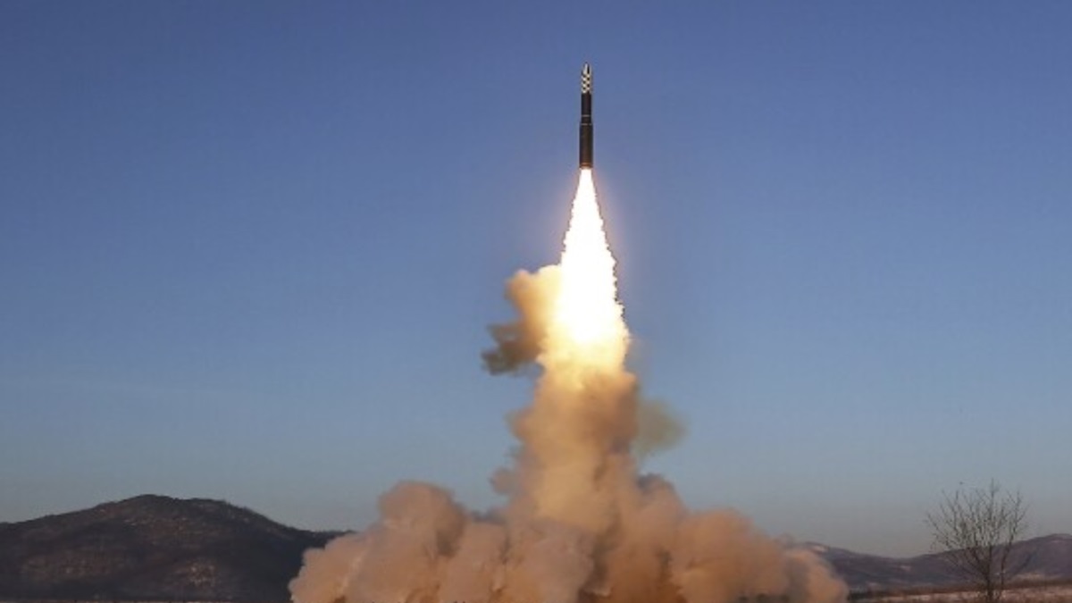 उत्तर कोरिया ने समुद्र की ओर मिसाइल दागी: दक्षिण कोरियाई मीडिया रिपोर्ट