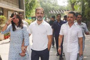 rahul-vote-with-girl