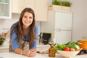 woman-preparing-dinner-clean-kitchen-448_muce14