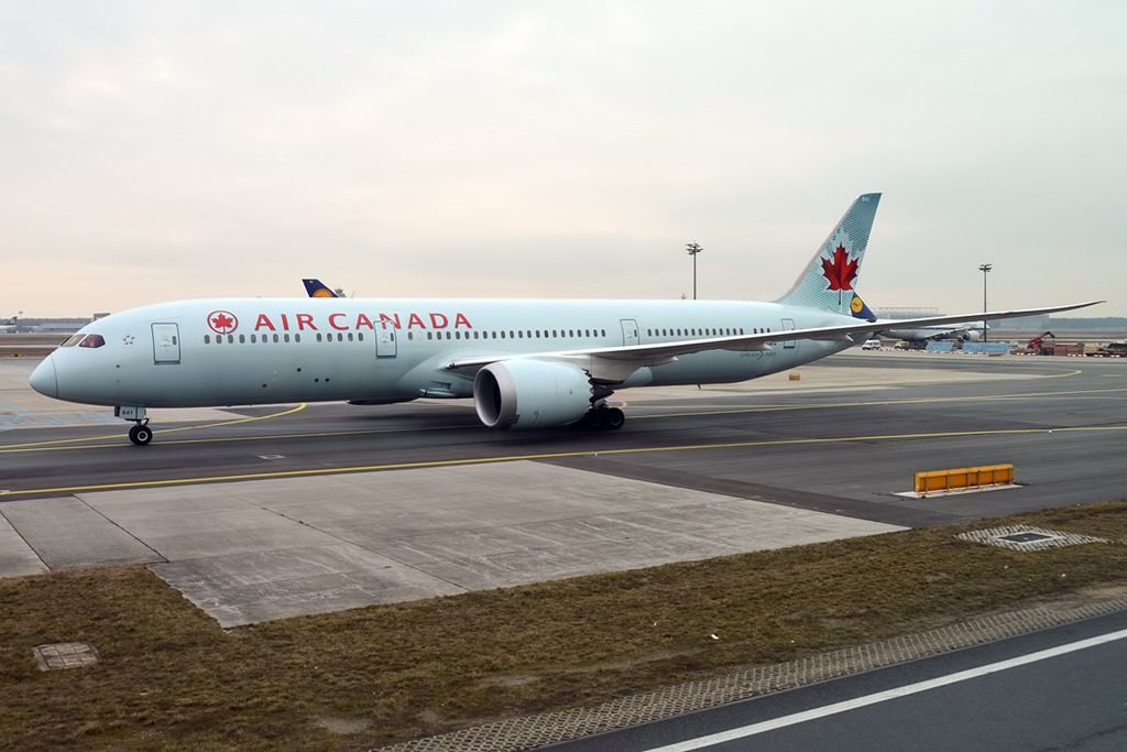 एयर कनाडा टोरंटो से मुंबई के लिए संचालित करेगी सीधी उड़ान सेवा
