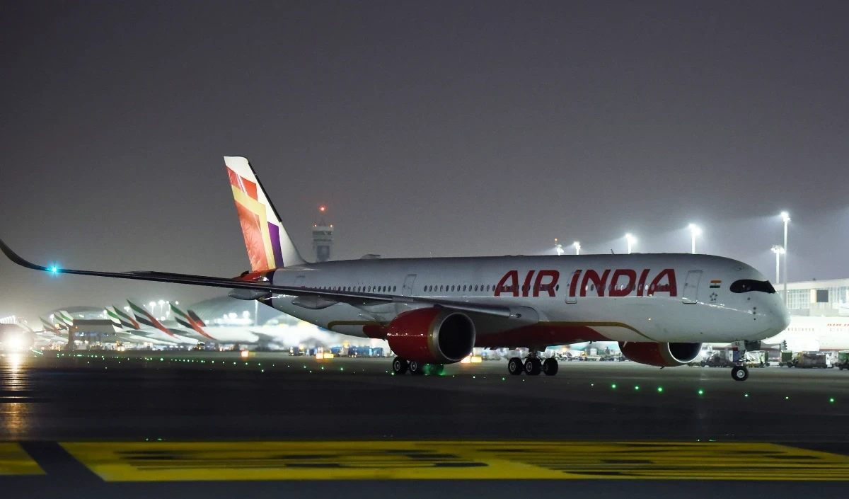 आखिरकार 22 घंटे की देरी के बाद रवाना हुई एयर इंडिया की दिल्ली-वैंकूवर उड़ान