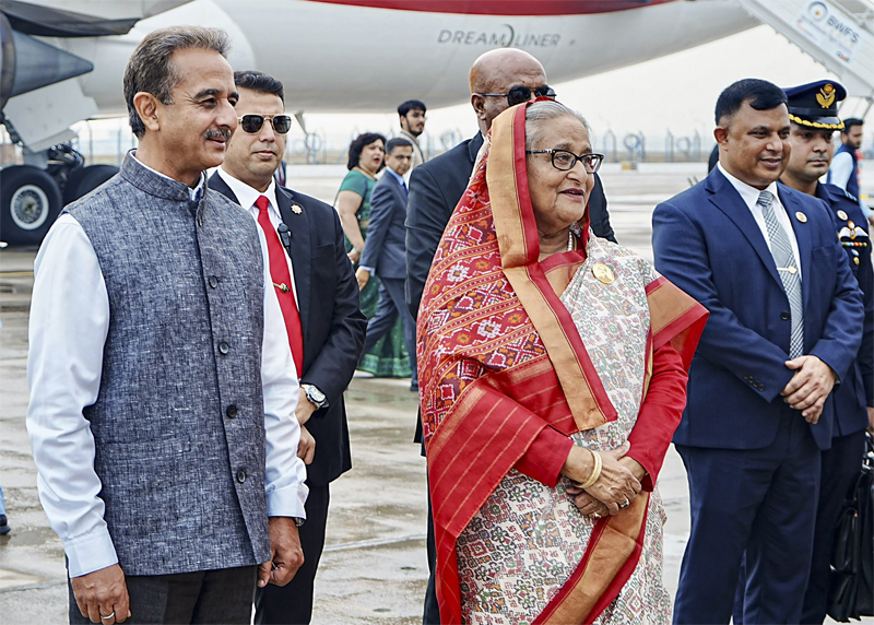बांग्लादेश की प्रधानमंत्री हसीना दो दिवसीय यात्रा पर भारत पहुंचीं