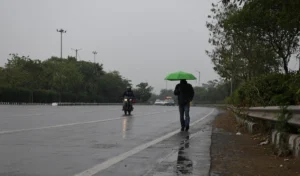 light-rain-in-delhi_large_1135_154