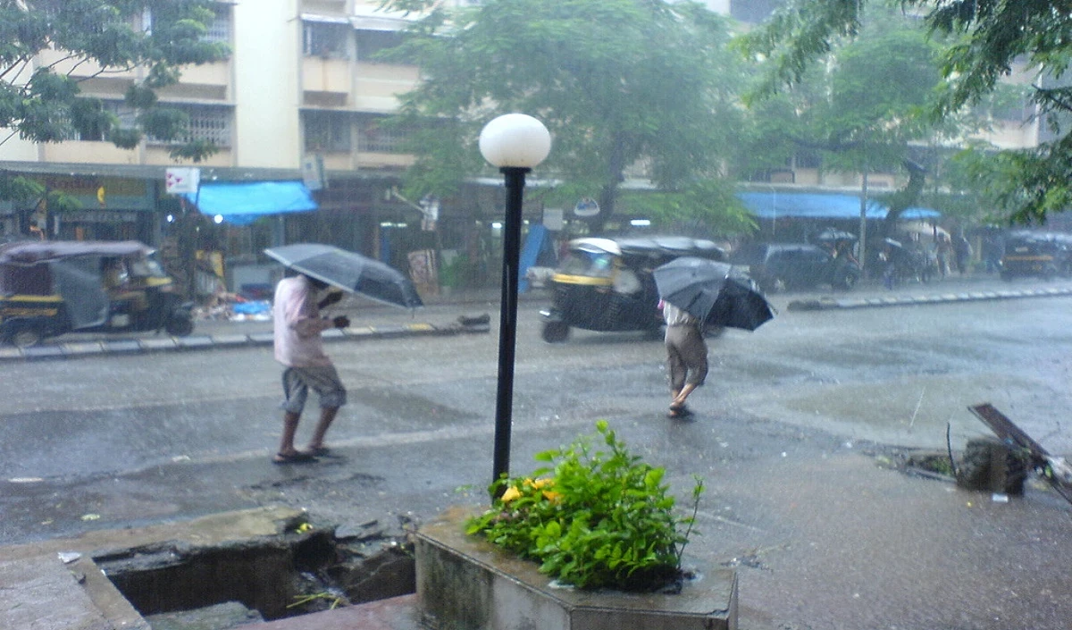 दिल्ली में गरज के साथ बारिश होने का अनुमान