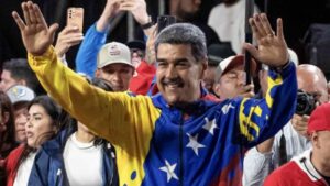 Maduro-declares-himself-winner-800x450