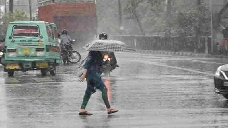 दिल्ली में भारी बारिश होने का अनुमान