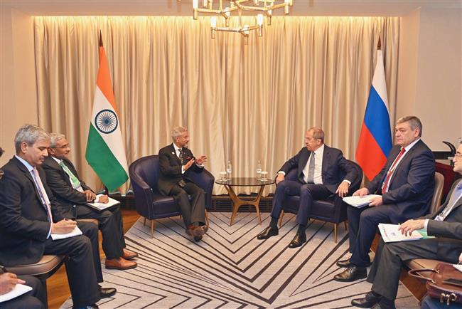 जयशंकर ने रूसी विदेश मंत्री के समक्ष भारतीय नागरिकों की सुरक्षा का मुद्दा उठाया