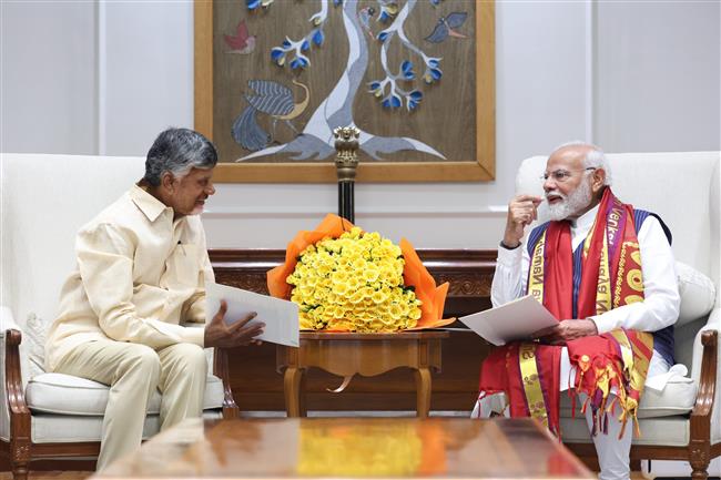 चंद्रबाबू नायडू मिले प्रधानमंत्री से, आंध्र प्रदेश के मसलों पर हुई चर्चा को ‘रचनात्मक’ बताया