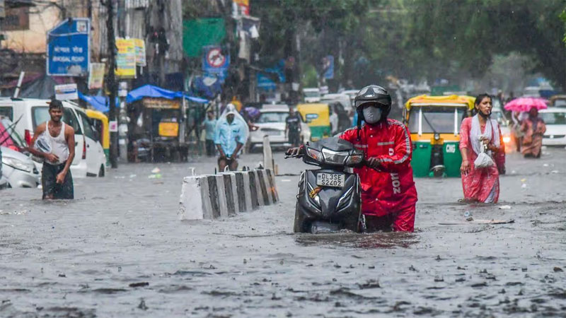 दिल्ली में सुबह बारिश के बाद ‘येलो’ चेतावनी