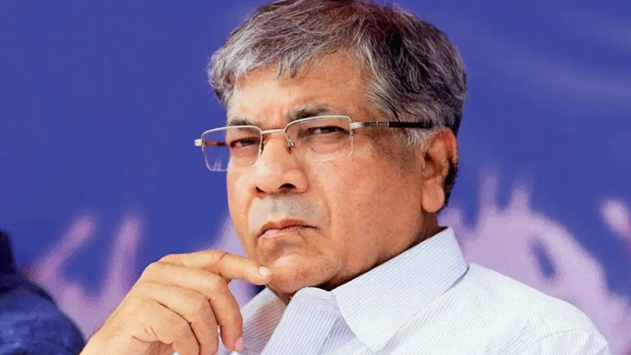 prakash-ambedkar-1