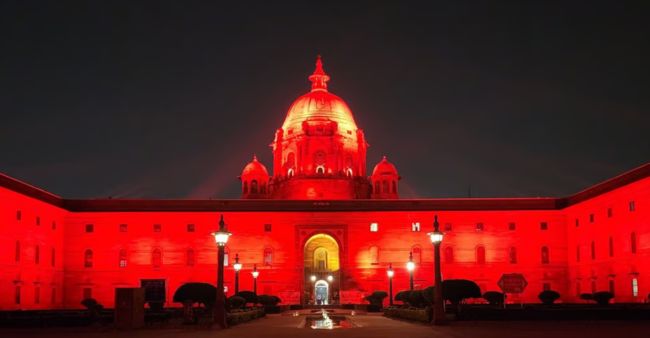 डिस्लेक्सिया के बारे में जागरुकता के लिए राष्ट्रपति भवन और संसद भवन को लाल रोशनी से जगमग किया