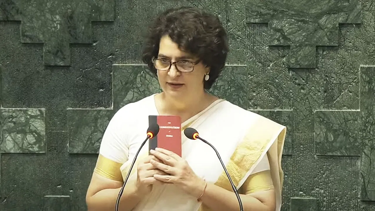 priyanka-gandhi-lok-sabha-oath