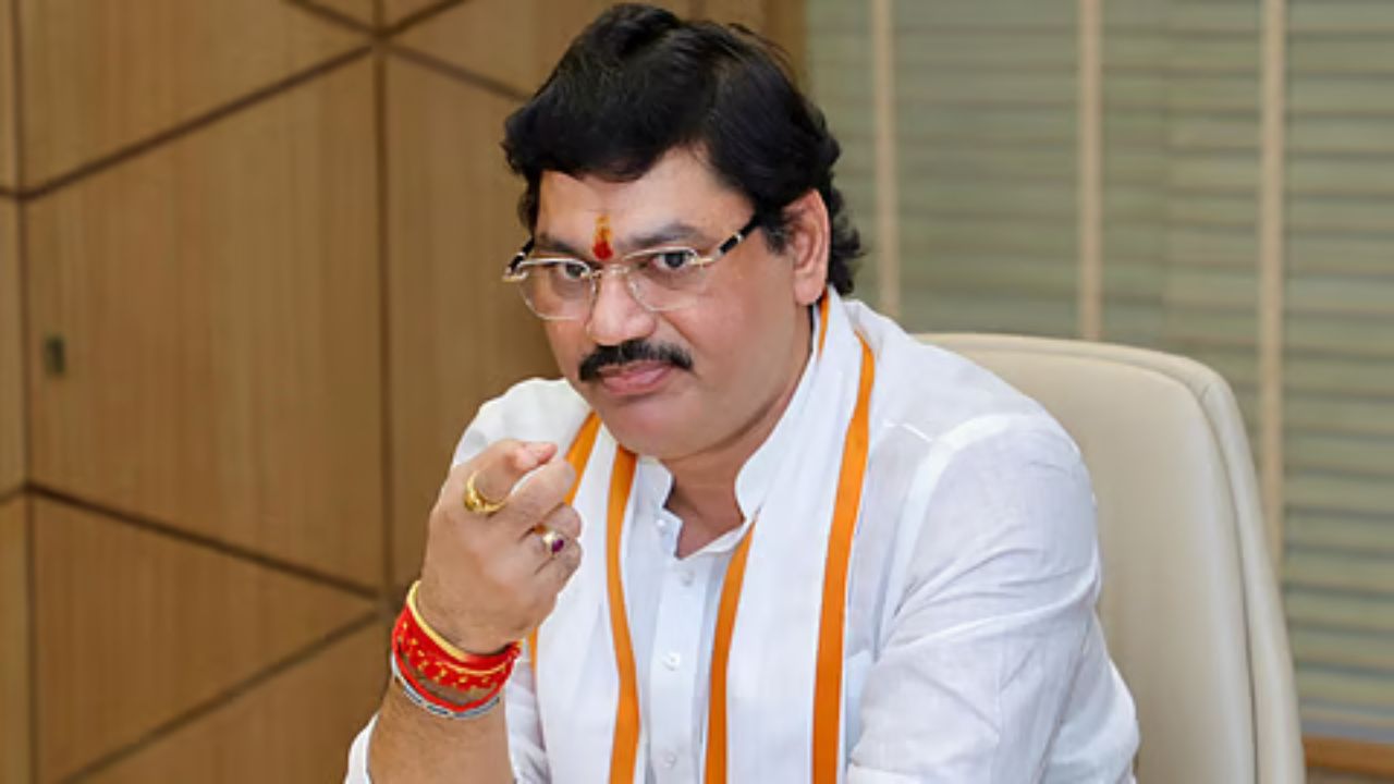 Dhananjay-Munde-said-I-am-ready-to-resign-on-the-request-of-Fadnavis-or-Ajit-Pawar