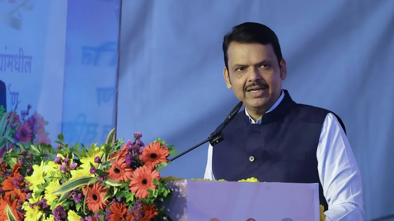 Maharashtra-CM-Devendra-Fadnavis-Davos-Tour_V_jpg--1280x720-4g