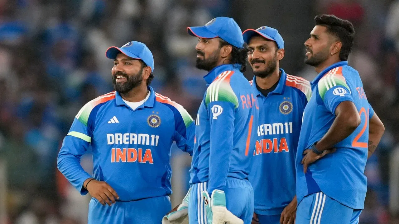 team-india-leaves-for-dubai-