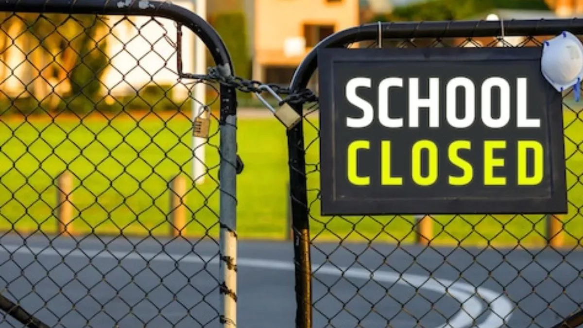 06_10_2022-school_closed_23122124