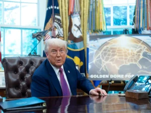 TRUMP-HEGSETH-7_1747789022350_1747789030938