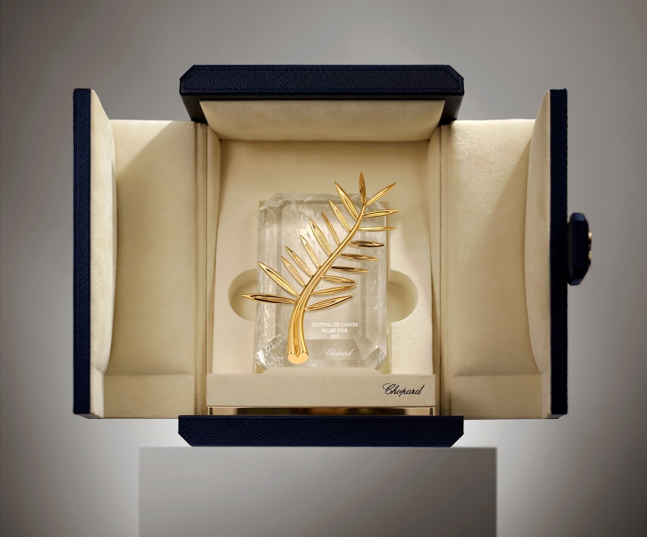 The-Palme-d_or-crafted-by-Chopard-2