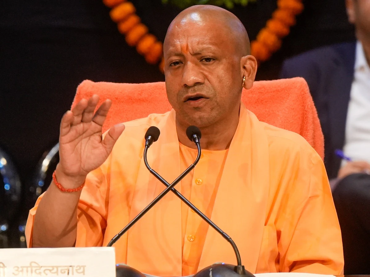 cm_yogi_adityanath_1742962016807_1742962016999