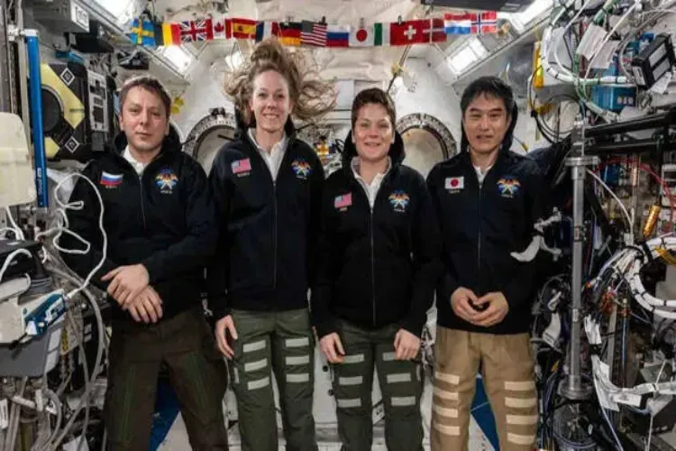 1754793607Four_astronauts_return_to_Earth_after_spending_five_months_on_the_ISS