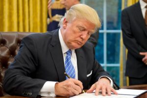 2025_9image_11_22_437595120trump